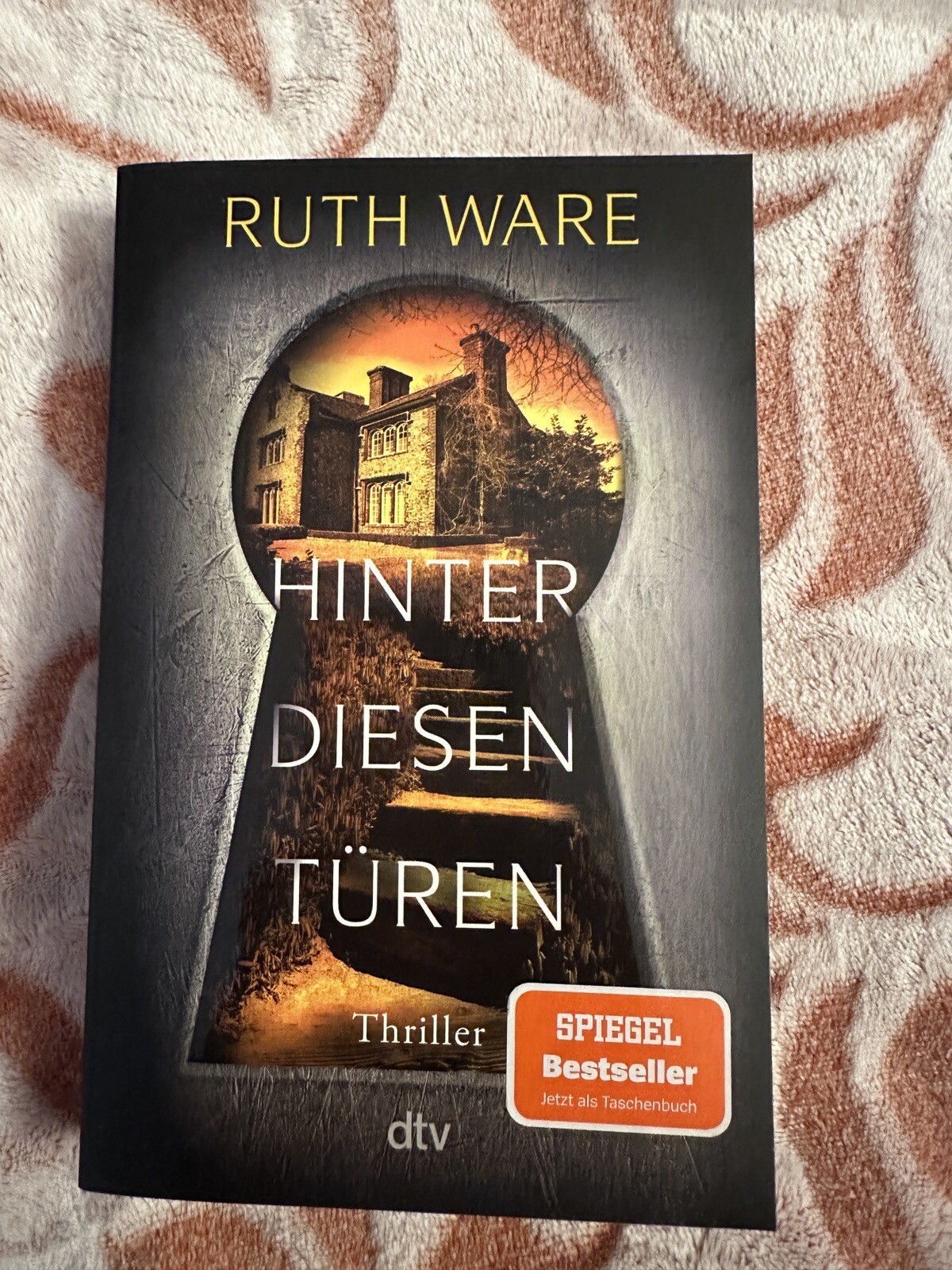 Thumbnail - Hinter Diesen Türen Von Ruth Ware (2021, Taschenbuch)