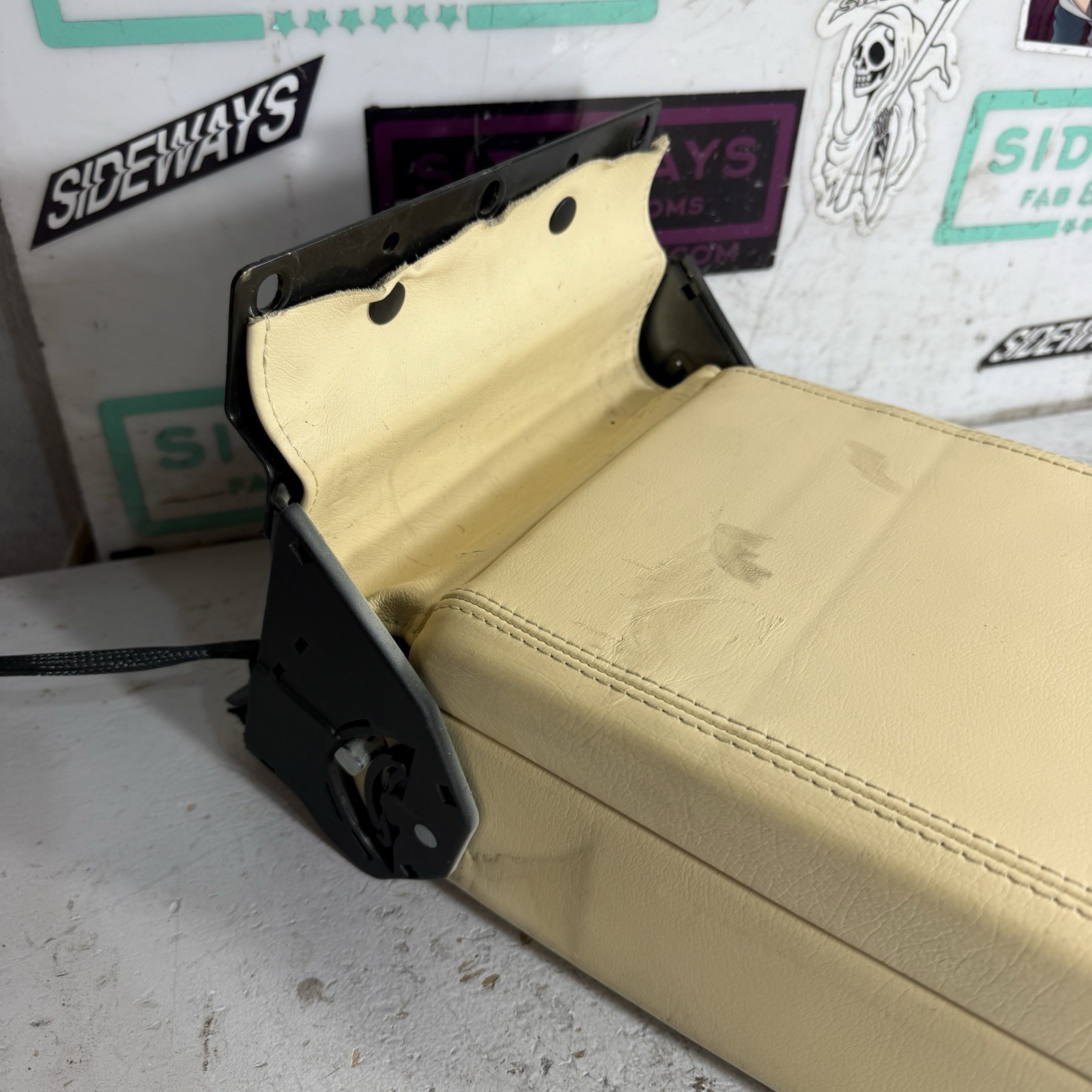 04-08 Maserati Quattroporte Rear Seat Center Armrest M139 Cuoio