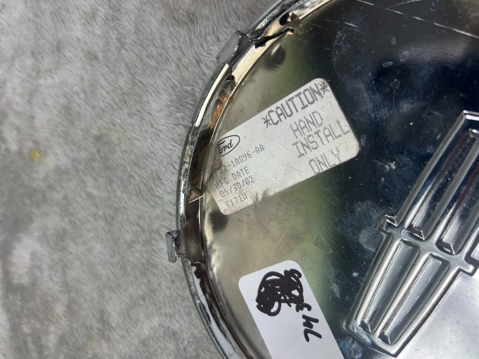 2000-2002 Lincoln Continental Town Car Chrome Center Wheel Cap 2F32-1A096-AA OEM - Image 3 of 4