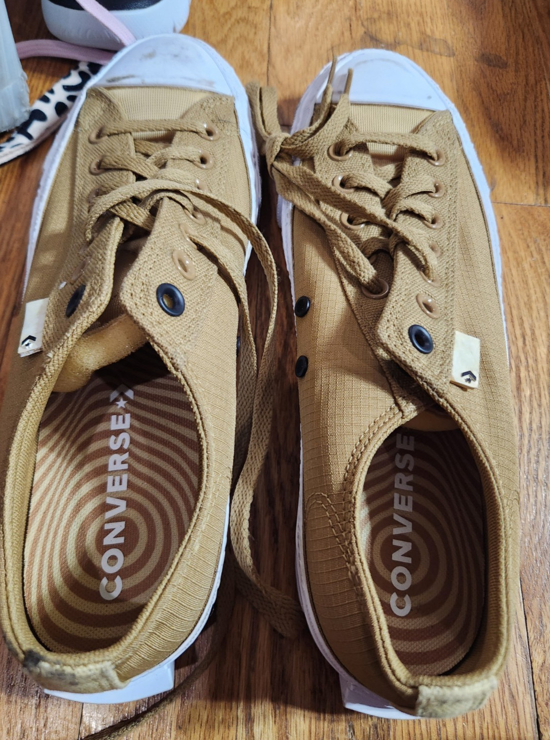 Converse Shoes Mens Size 9.5 W  11.5 -Taylor All Star Low Top Far From Chuck thumbnail 2