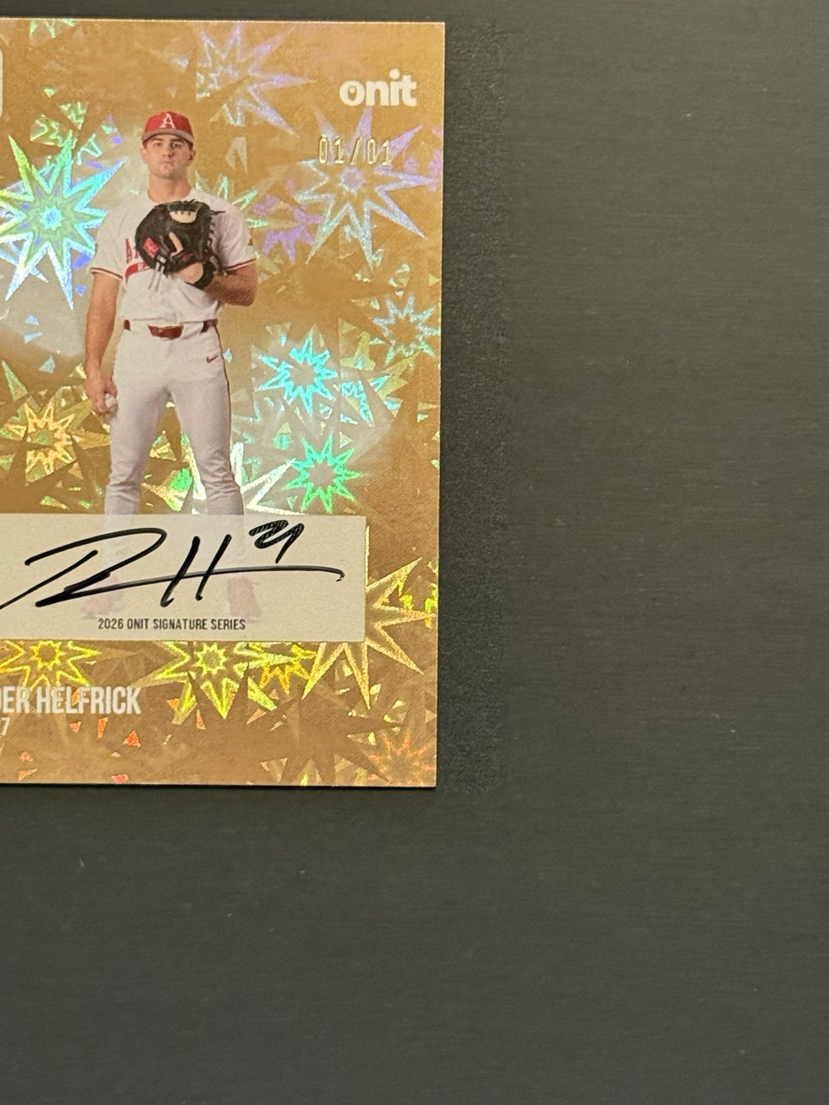 2026 Ryder Helfrick Arkansas Razorbacks Baseball ONIT Auto 1/1 Gold Parallel view 4