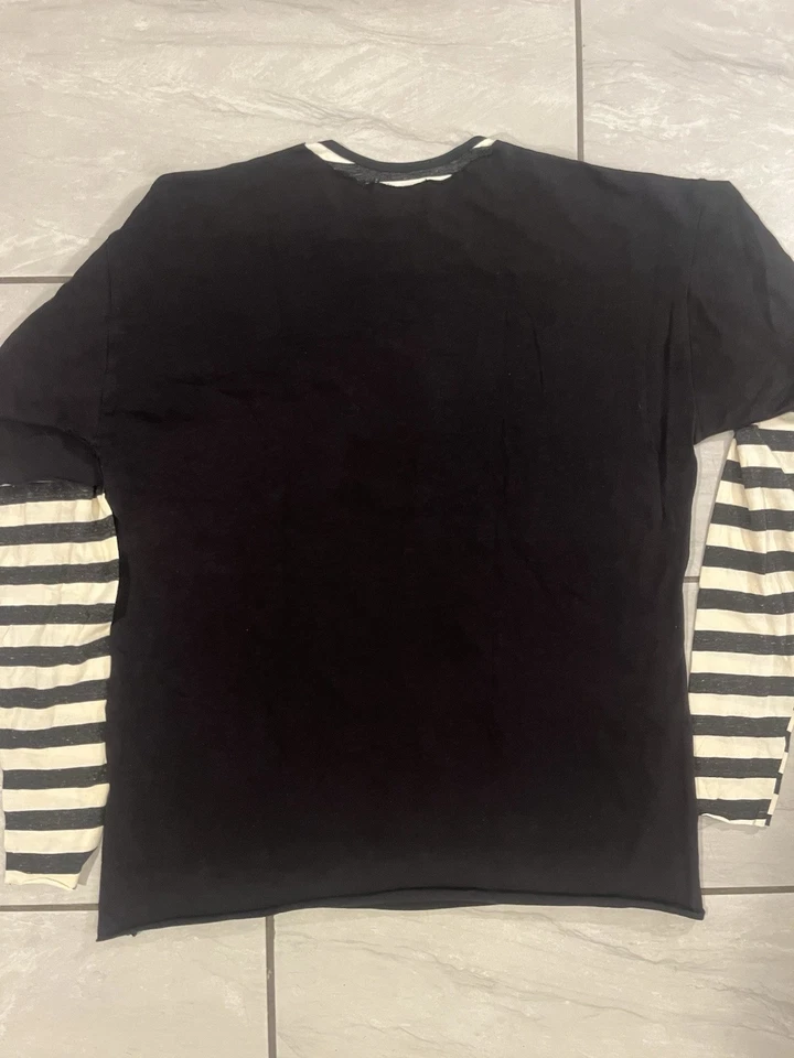 ROSA DE BUENA FE Niño Laroi LIFE GOES ON MANGA LARGA Talla Mediana Rap Rayas Foto 4 de 4