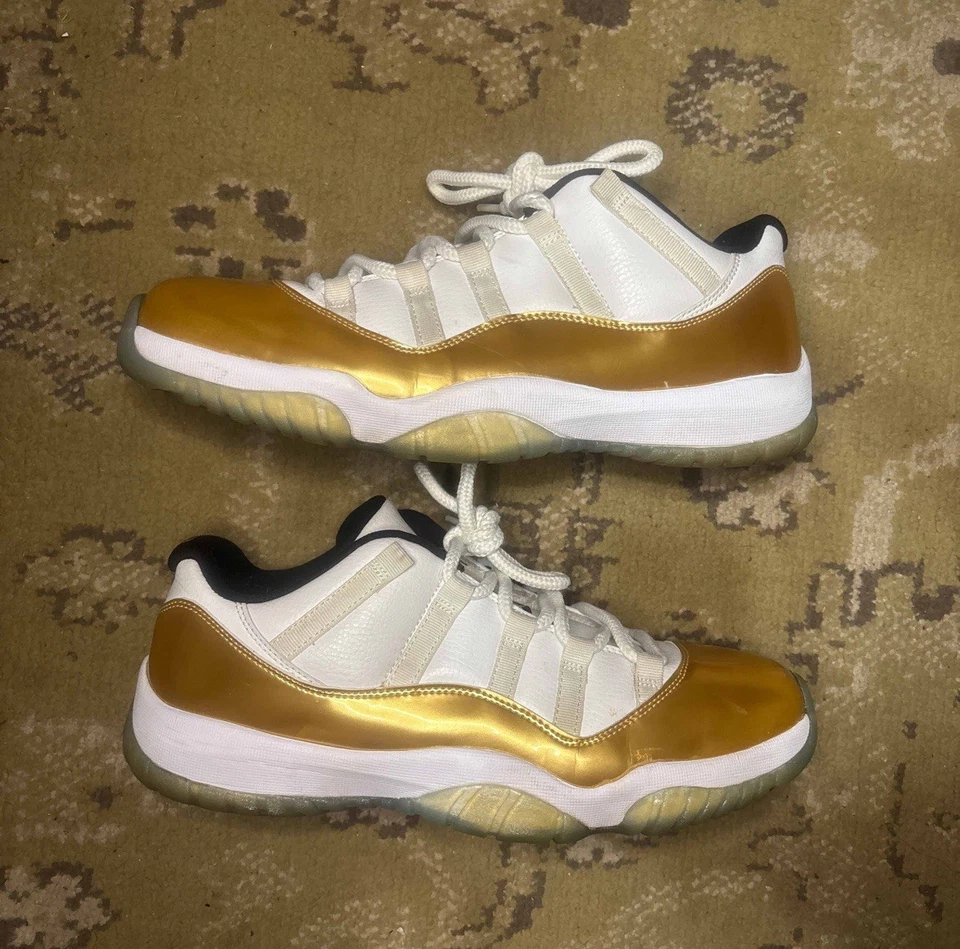 Zapatillas Air Jordan 11 Retro Cierre Bajo Ceremonia (528895-103) Talla US 10.5 Foto 2 de 4