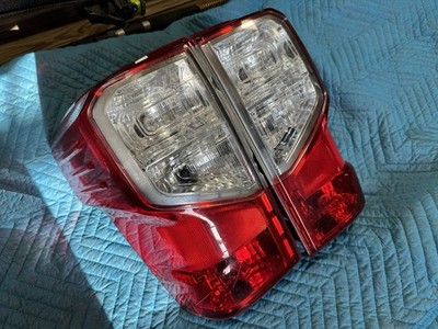 17-19 Nissan Titan Pro 4X Driver And Passenger Side Tail Light Lamp Used OEM