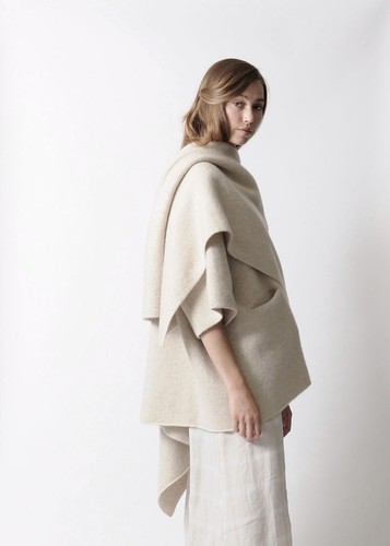 $1.1K LAUREN MANOOGIAN Peruvian Alpaca Heavyweight Cream Wrap Poncho Sweater O/S - Picture 2 of 9