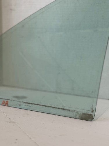 1999-2005 VW JETTA MK4 SEDAN PASSENGER REAR RIGHT QUARTER WINDOW PANEL - Picture 5 of 7