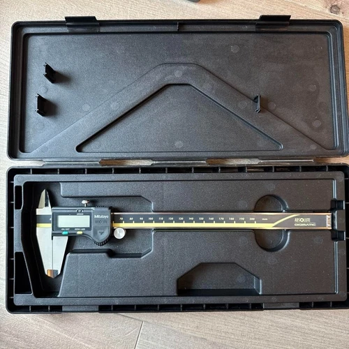 Mitutoyo ABSOLUTE Digital Caliper 200mm with Case – Tested, Smooth Operation