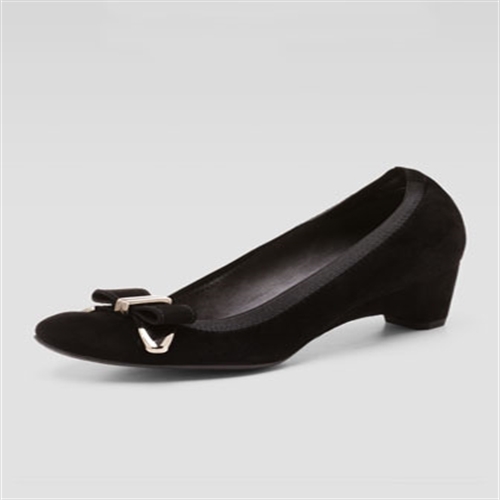 BNWT Beautiful Designer STUART WEITZMAN Black Suede Shoes 7 - Picture 1 of 3