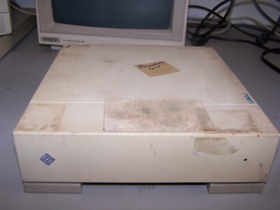 Sun Microsystems Model 411 P/N 595-2872-01 External SCSI Drive SOLD AS IS