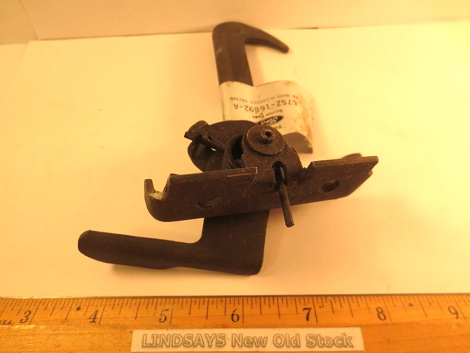 FORD 1987/1988 THUNDERBIRD & MERCURY COUGAR "GANCHO" (CAPUCHA AUXILIAR CAPTURA) RARO Foto 2 de 4