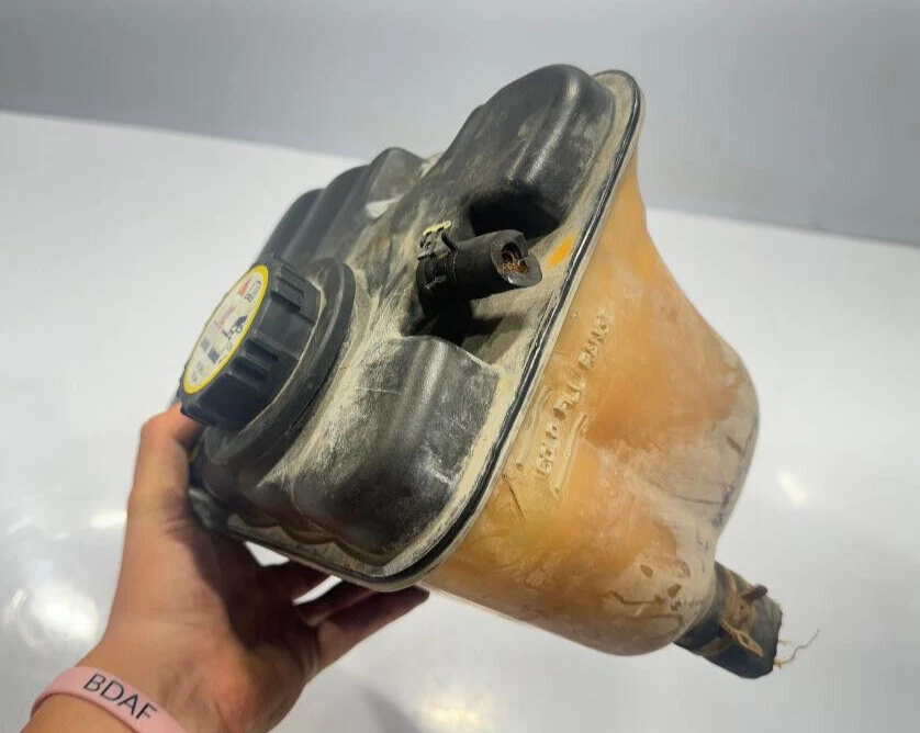 2003-2011 MERCURY GRAND MARQUIS RESERVATÓRIO DE TRANSBORDAMENTO DE LÍQUIDO DE ARREFECIMENTO P/N 3W13-8A080-AA - Imagem 3 de 4