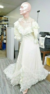 classy long sleeve wedding dresses