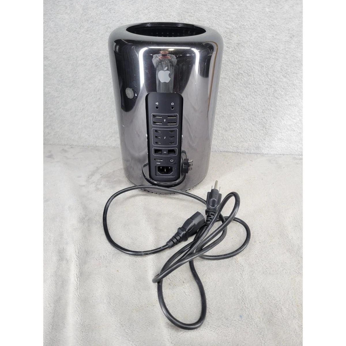 Preços baixos em Computadores desktops e all-in-one Apple Mac Pro