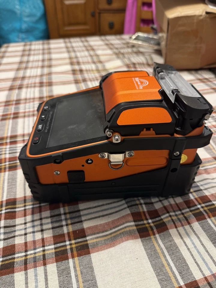 Signal fire AI-9: empalmadora de fusión de fibra óptica Foto 4 de 4