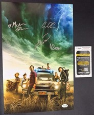 Finn Wolfhard, McKenna Grace, Logan Kim, Celeste O'Connor Signed 11X17 Ghostbust