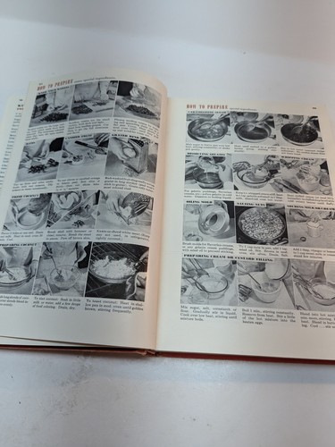 Betty Crocker's Picture Cook Book 1950 HC 1st Edition 7th Printing Vintage - Picture 6 of 12