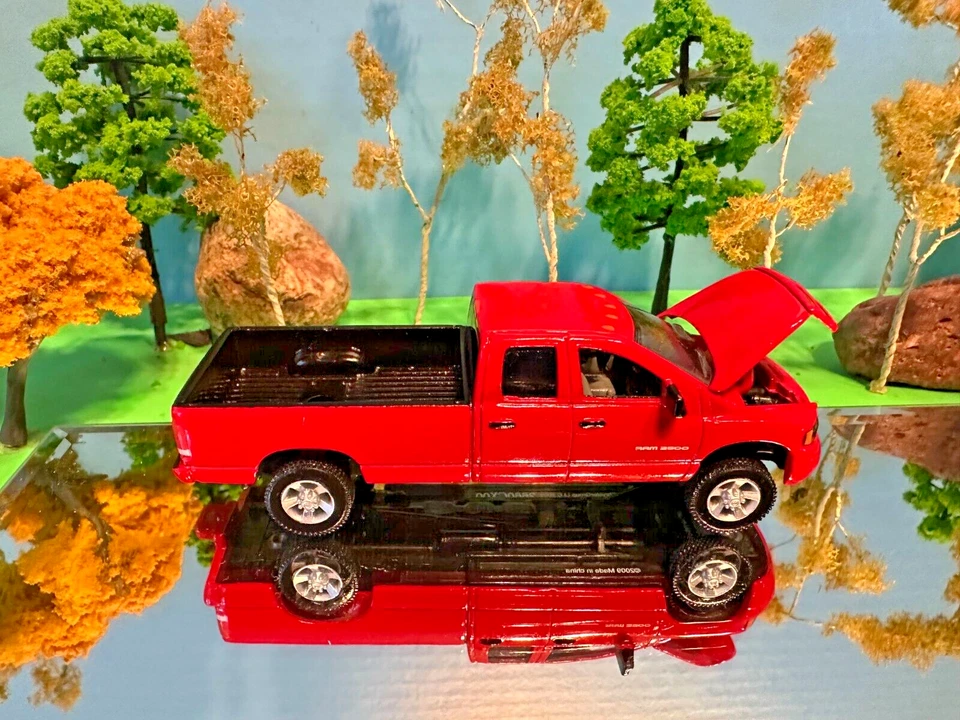 Dodge RAM 2001, 2500 rojo cereza ERTL 1:64, fundido a presión muy raro, coleccionistas Foto 2 de 2
