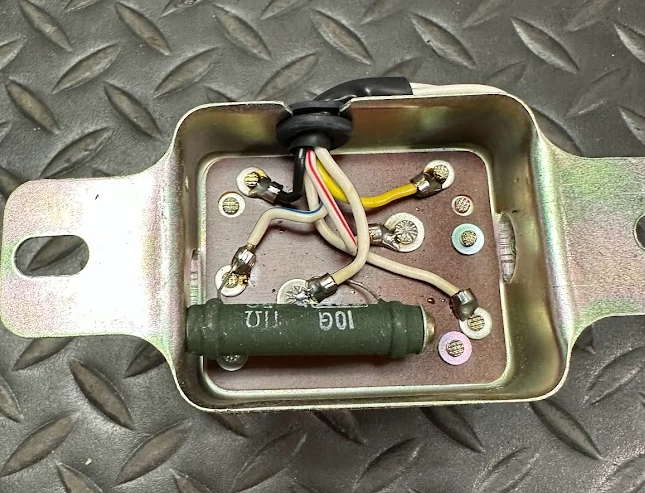 Regulador de voltaje Bosch - 30 513 / 30513 - Se adapta a Nissan / Datsun 620, 1200 y más Foto 2 de 4