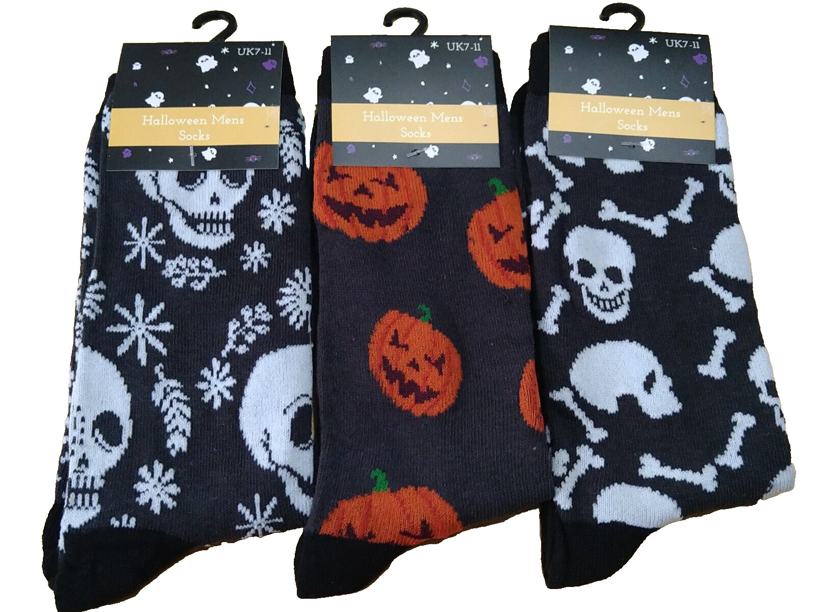 Halloween Socks Mens  trick or treat  Skulls Pumpkins 3 Pair