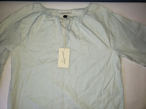 Women's Long Sleeve V-Neck Peasant Top - Universal Thread - Light Wash - NWT - Picture 4 of 4