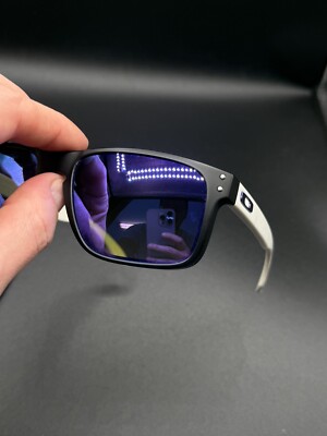 Oakley Holbrook Matte Black/White w/Ice Iridium Lenses