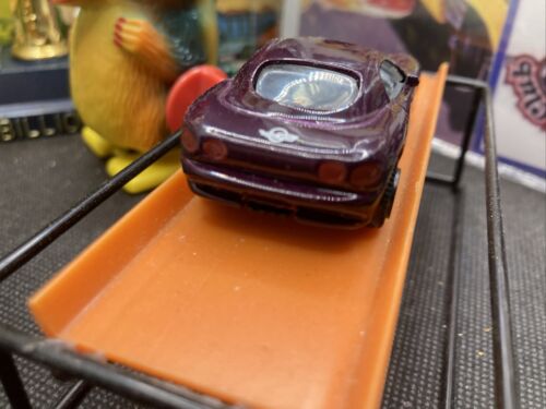 Motormax Chevrolet Corvette Stingray III Concept Purple 1/64 - Picture 4 of 10