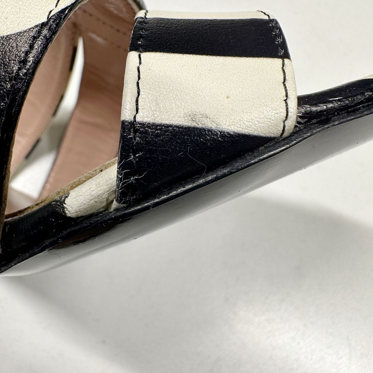 【関税＆送料込み】Moschino 'Sporty' Sandals Moschino Patent Leather Platform Sandals | Black | FARFETCH