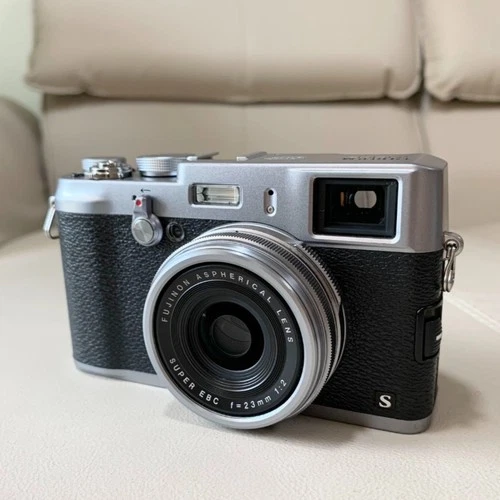 Fujifilm X100S Digital Camera Silver Black 16.3MP APS-C Hybrid View Film Sim image 2