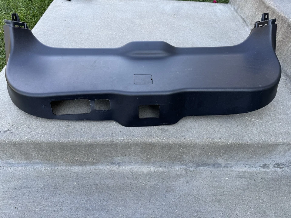 Mazda 3 2019-2024 puerta trasera puerta levadiza puerta trasera panel inferior cubierta moldura OEM Foto 2 de 4