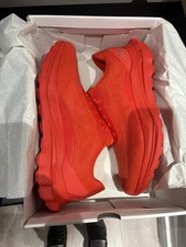 Alo Runner Shoes $195 MSRP Women’s Size 9 Bright Red