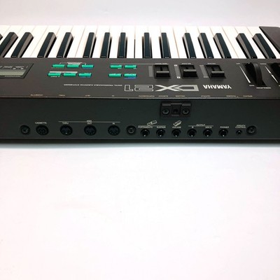 Yamaha DX21 61 Key FM Digital Synthesizer Keyboard Vintage for