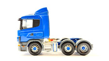 CORGI 1/50 SCALE PLAIN BLUE SCANIA 124L 420 6X2 TRACTOR UNIT UNBOXED