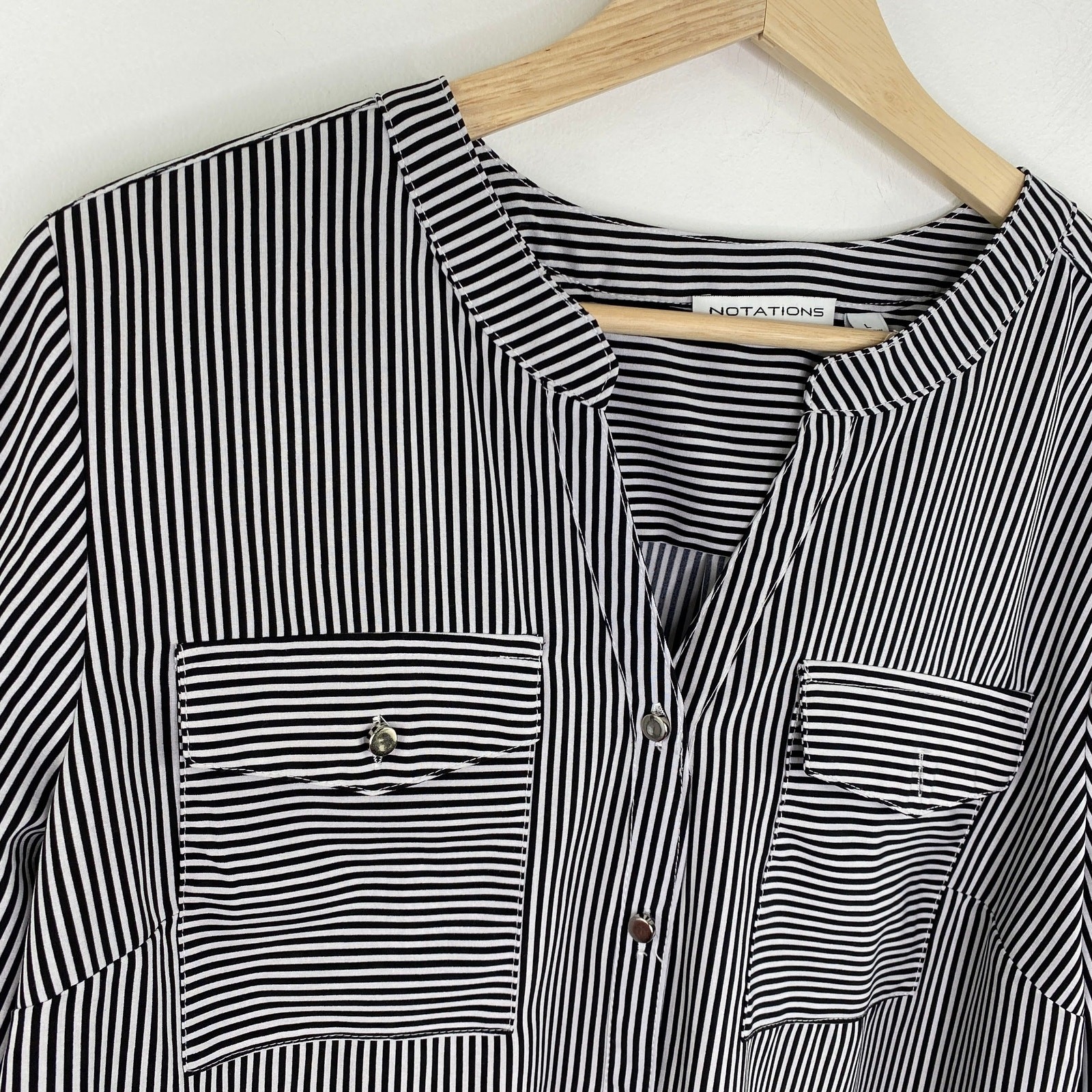 Notations Black White Button Front Split V-Neck B… - image 4