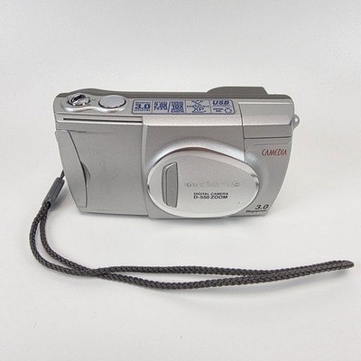 Olympus CAMEDIA D-550 Zoom 3.0MP Digital Camera