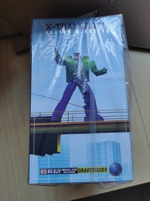 New X-Transbots MX-44 Gravedigger Scavenger Transforms Toy Action Figure