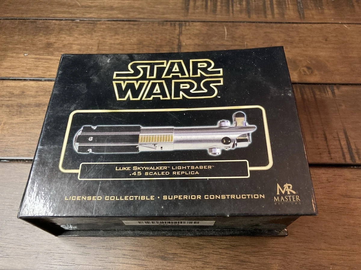 Hasbro STAR WARS スターウォーズ MASTER REPLICAS Master Replicas Scaled Lightsaber In Star Wars Lightsabers