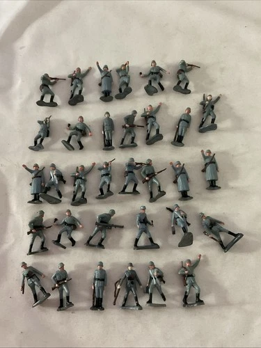 MARX MINIATURE BATTLEGROUND PLAYSET German Soldiers HO Army Lot Of 33