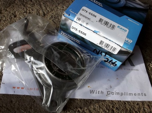 Balance shaft belt tensioner pulley for Mitsubishi 2.5 diesel 4D56 Pajero Shogun - 第 1/2 張圖片