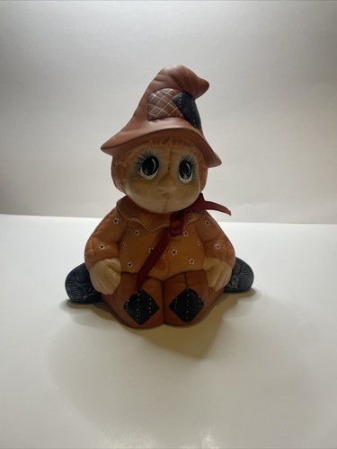 Vogelscheuche Figur sitzend handbemalt Keramik orange 9 cm groß