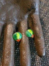 VINTAGE STERLING SILVER GREEN AND RED ENAMEL ORNATE DESIGN STUD EARRINGS