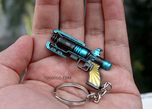 TOY THE DEATH RAY GUN FULL Metal keychain GIFT - Picture 12 of 12