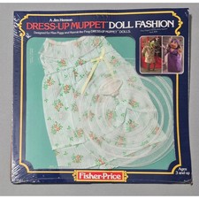 Vintage Fisher-Price Dress-Up Muppet Doll Fashion Miss Piggy Garden Party NOS