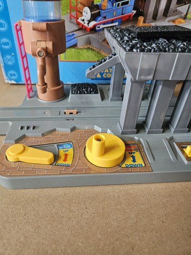 Tomy Thomas Trackmaster Water Tower And Coal Loader No Trains Comes With Box - Picture 3 of 8