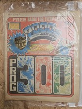 Judge Dredd Prog 300 22 Jan 1983 With Badge Free Gift Attached