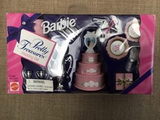 1995 Barbie Pretty Treasures Wedding Set Mattel VTG Barbie Set 14982 NEW Cake