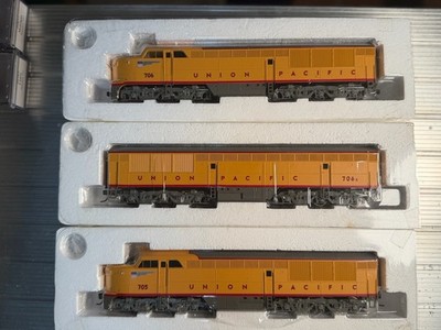Life Like Proto 1000 F-M Erie-Built ABA Powered Union Pacific Diesel Engine Set