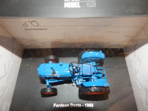 UNIVERSAL HOBBIES FORDSON DEXTA 1960 TRACTOR UH6270 BNIB 1:32 - Picture 5 of 6