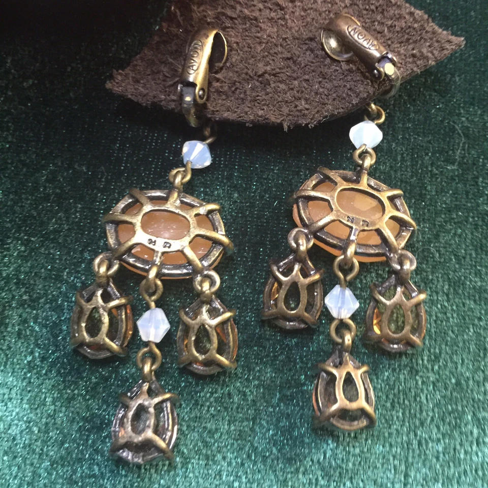 Avon Chandelier Earrings Peach Lucite Rhinestone Dangle Drop Gold Tone Clip-On - Image 3 of 4