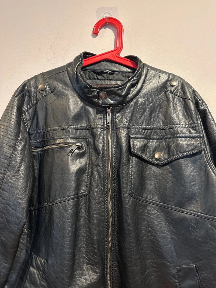 Chaqueta de bombardero de cuero sintético para hombre New York Yoki Collection L Pit to Pit 24" Foto 4 de 4