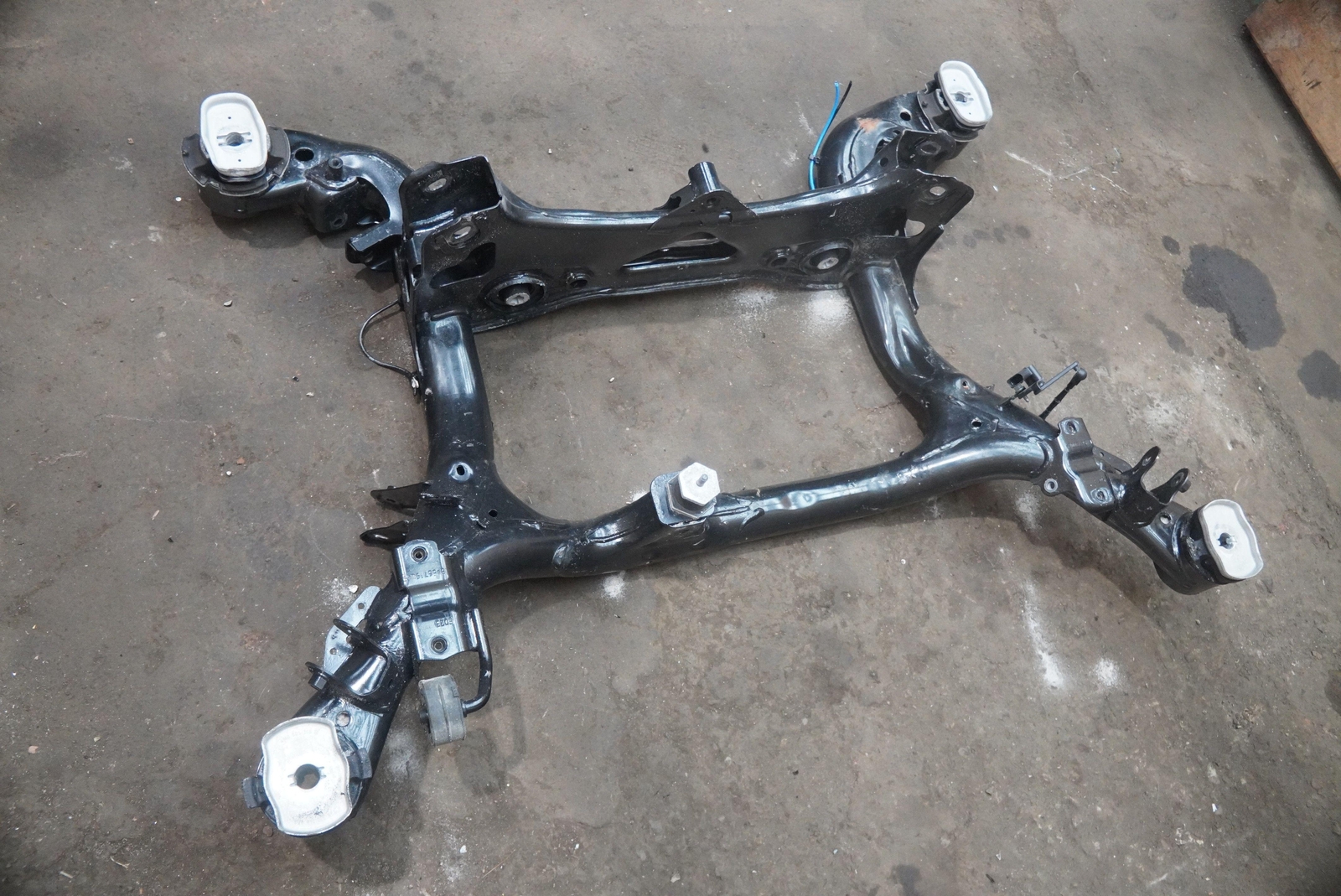 Rear Subframe Cradle Crossmember Undercarriage 4M0505235CA OEM Lamborghini Urus